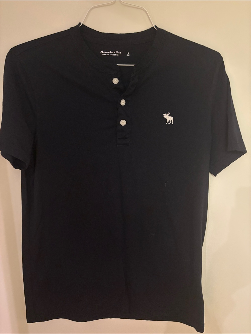 Abercrombie & Fitch Men's Soft Black Short-Sleeve Henley with White Logo